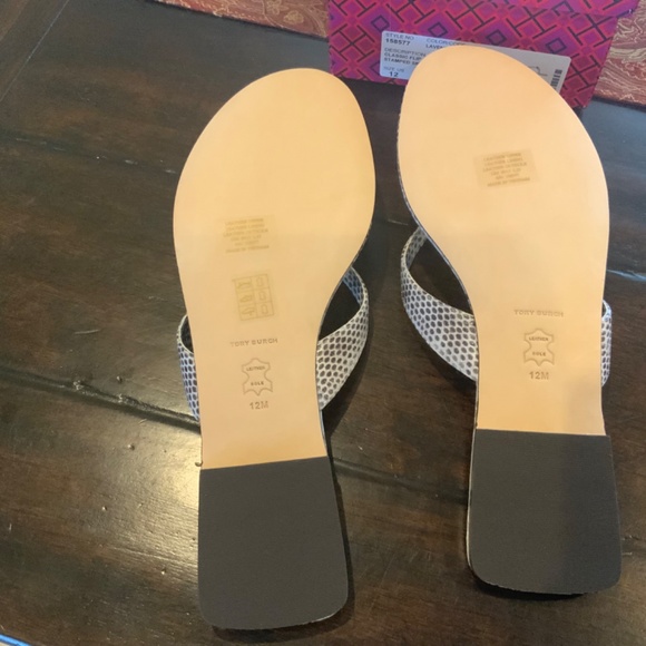 Tory Burch classic flip flop in lavender Roccia, BNIB,MSRP$198 Must have - Picture 5 of 5